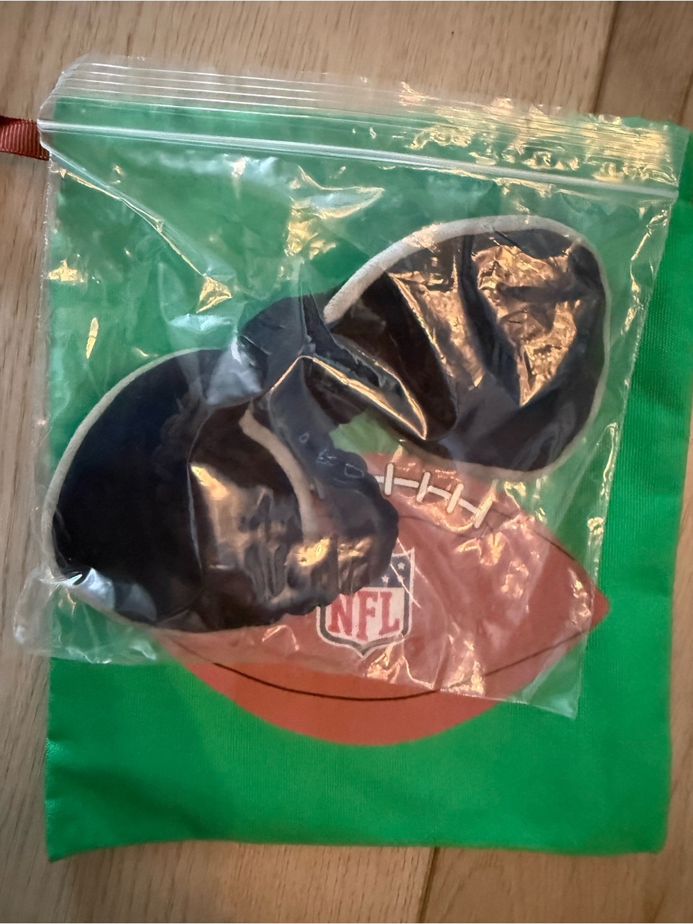 Lele Sadoughi, NWT Las Vegas Raiders Black hair tie bow scrunchie with NFL Logo - Picture 2 of 4